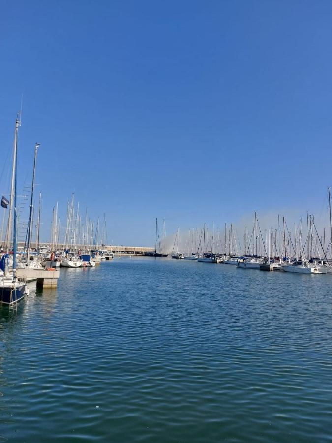 Hotel Precioso Barco En Barcelona Badalona Esterno foto