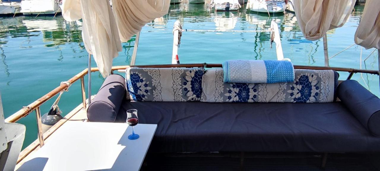 Hotel Precioso Barco En Barcelona Badalona Esterno foto