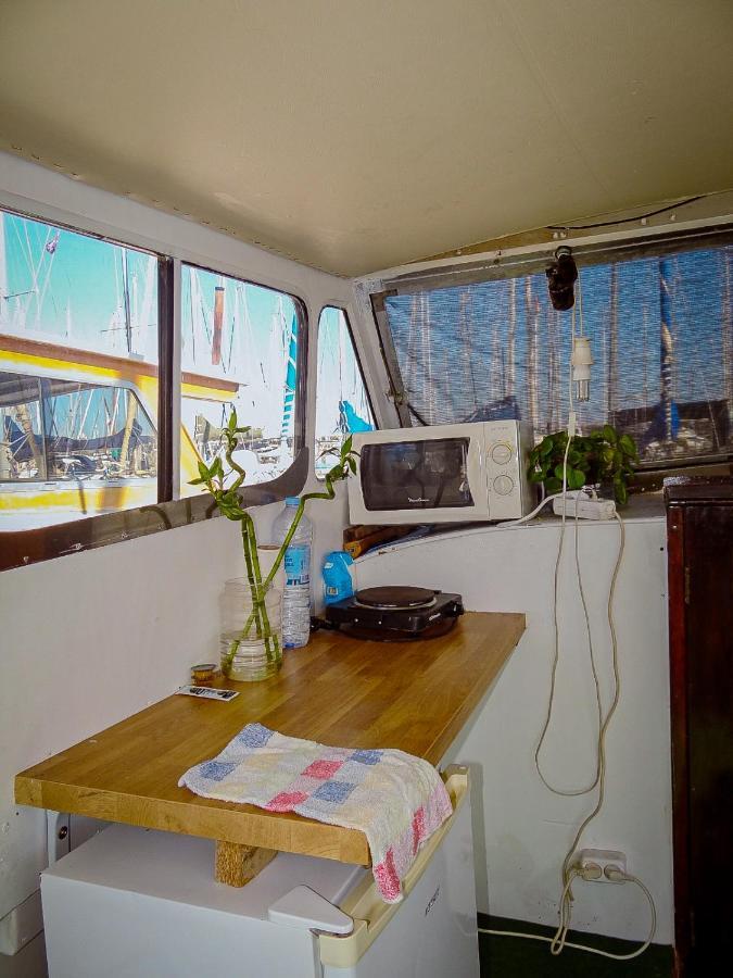 Hotel Precioso Barco En Barcelona Badalona Esterno foto